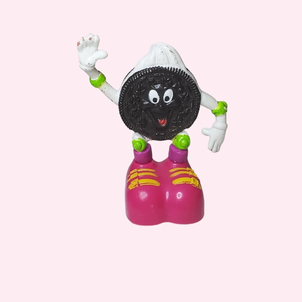 Vintage oreo cookie pull back toy